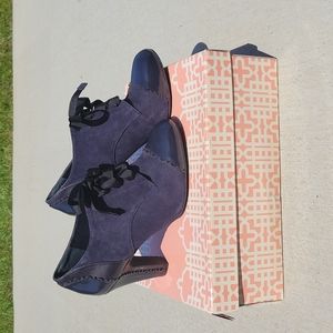 Gianni Binni Navy Blue Leather upper Oxford Heels. 8M